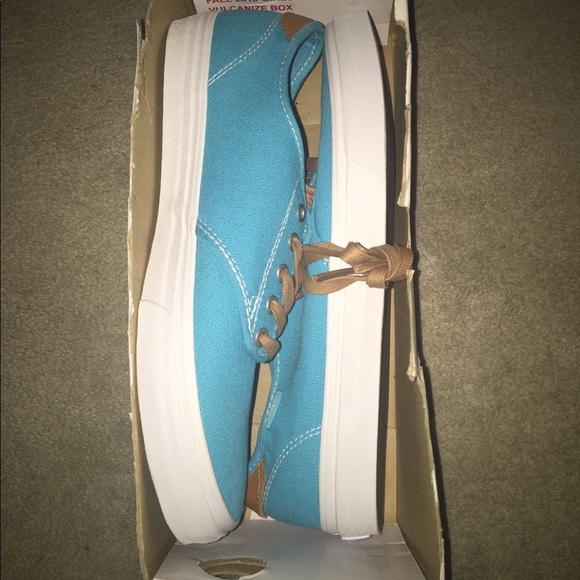 Vans - Picture 2 of 6